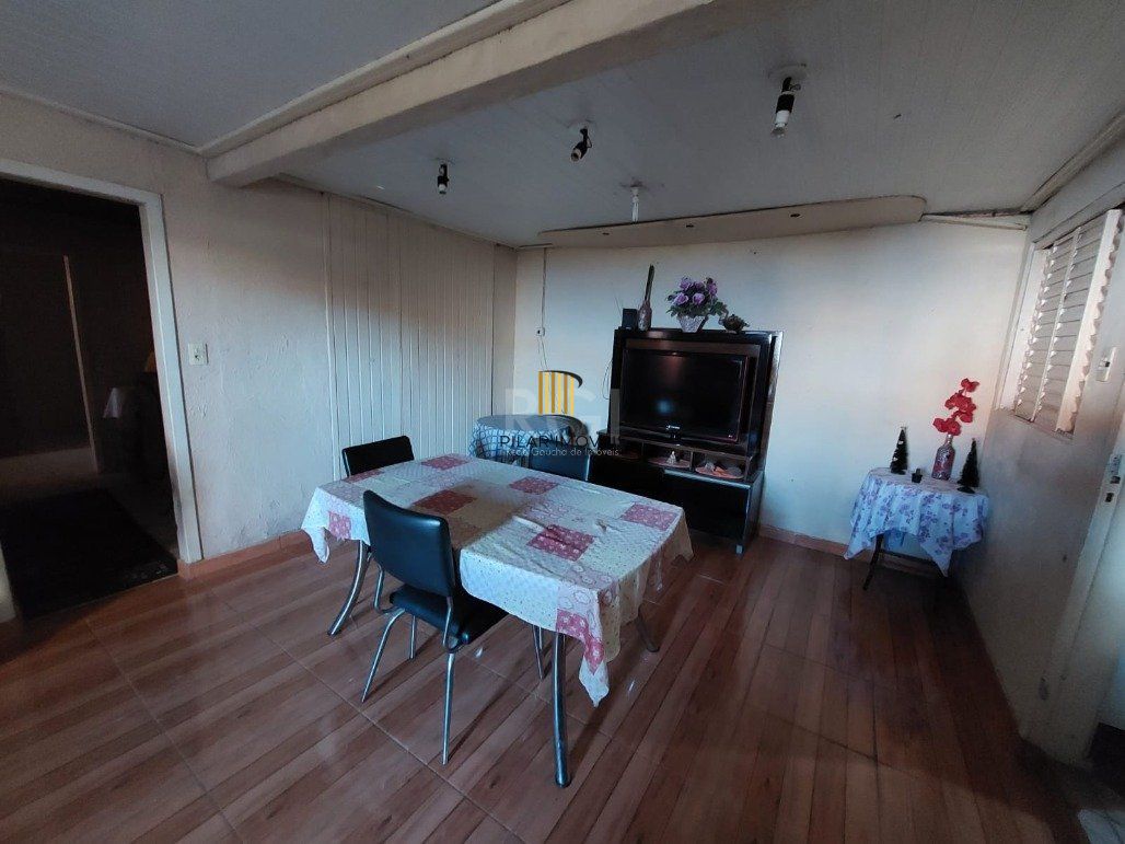 Casa para Venda - 130m², 4 dormitórios, 1 vaga - Restinga