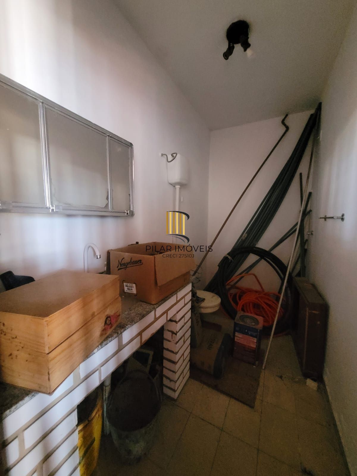 Casa 4 dormitórios no bairro Camaquã