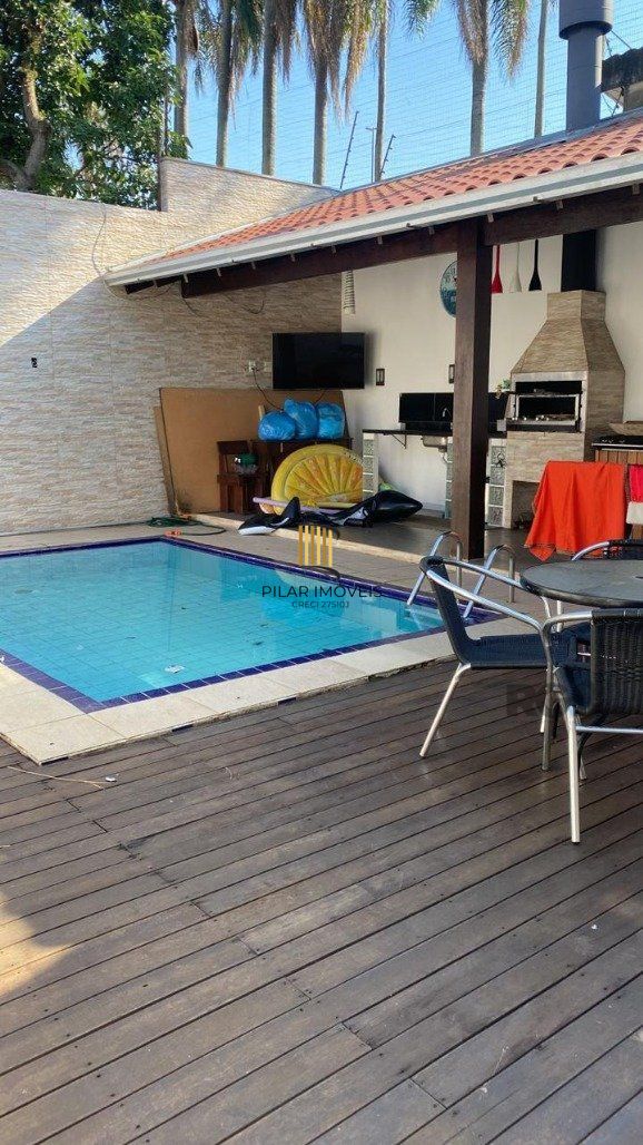 Casa 3 Dormitório(s) Bairro Cavalhada