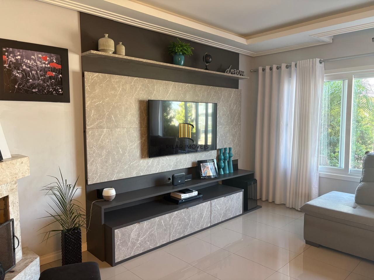 Casa 3 dormitórios no bairro Hípica