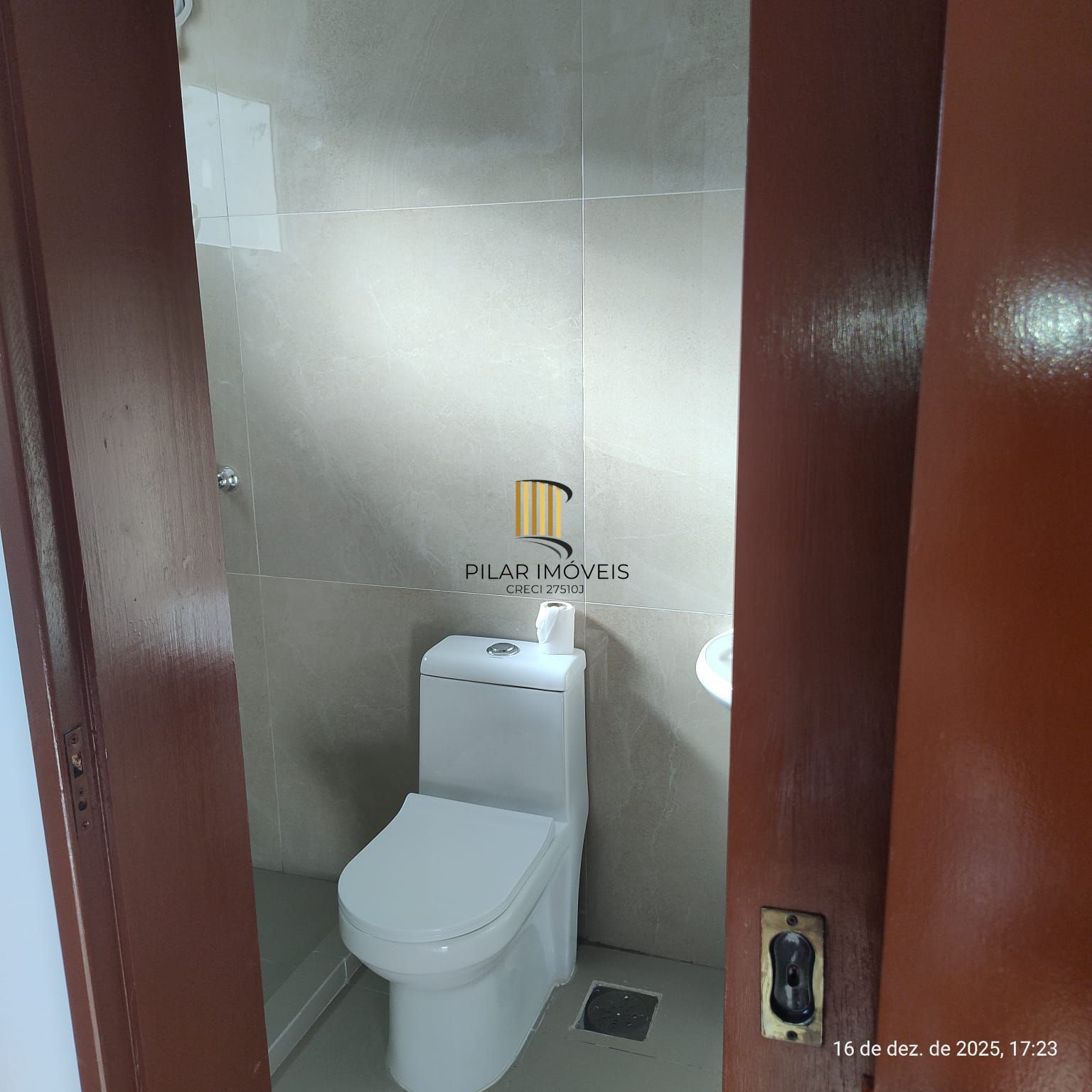 Casa 2 dormitórios no bairro Hípica