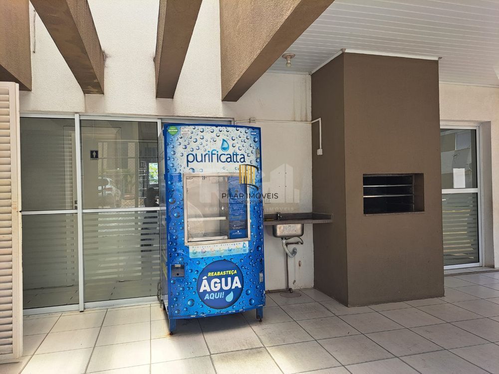 Apartamento com sacada e churrasqueira