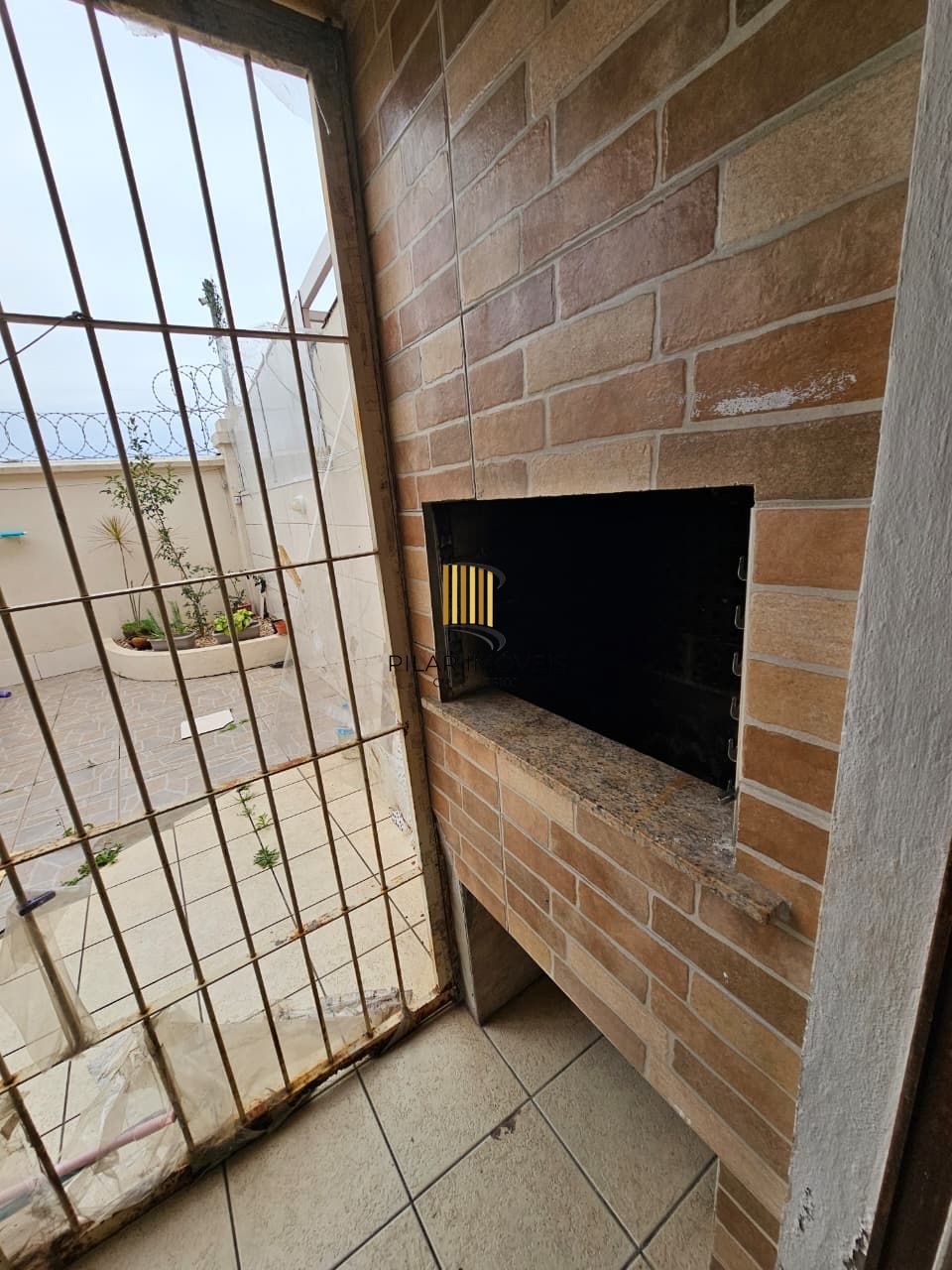 Casa 2 dormitórios no bairro Hípica