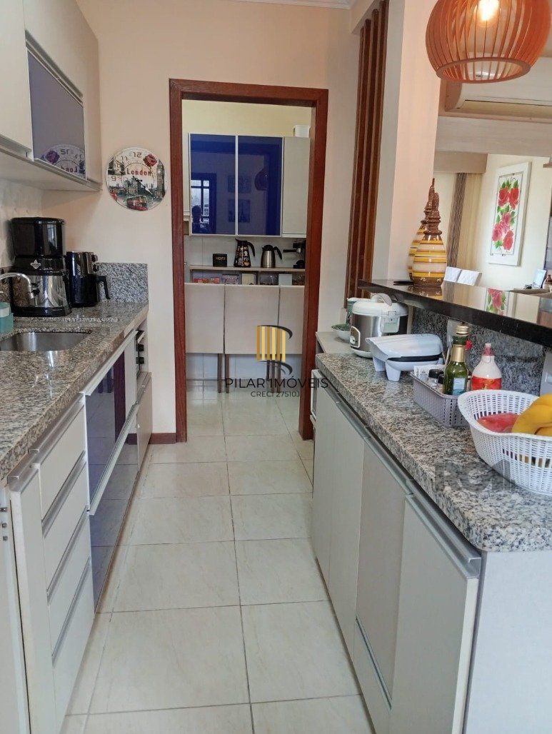 Casa 2 dormitórios no bairro Hípica