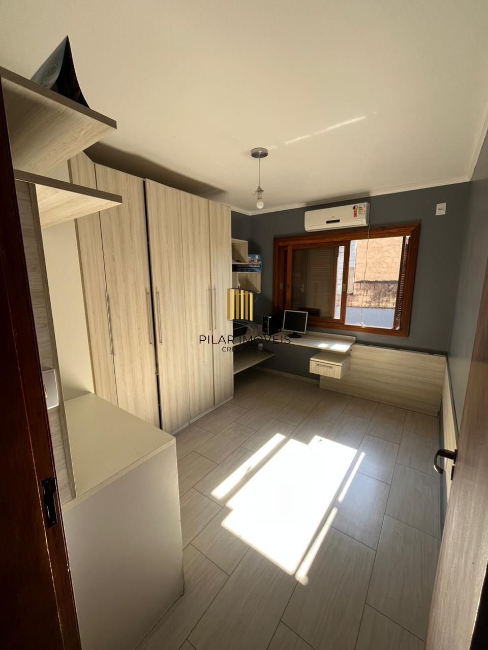 Sobrado triplex com piscina no Loteamento Nova Ipanema