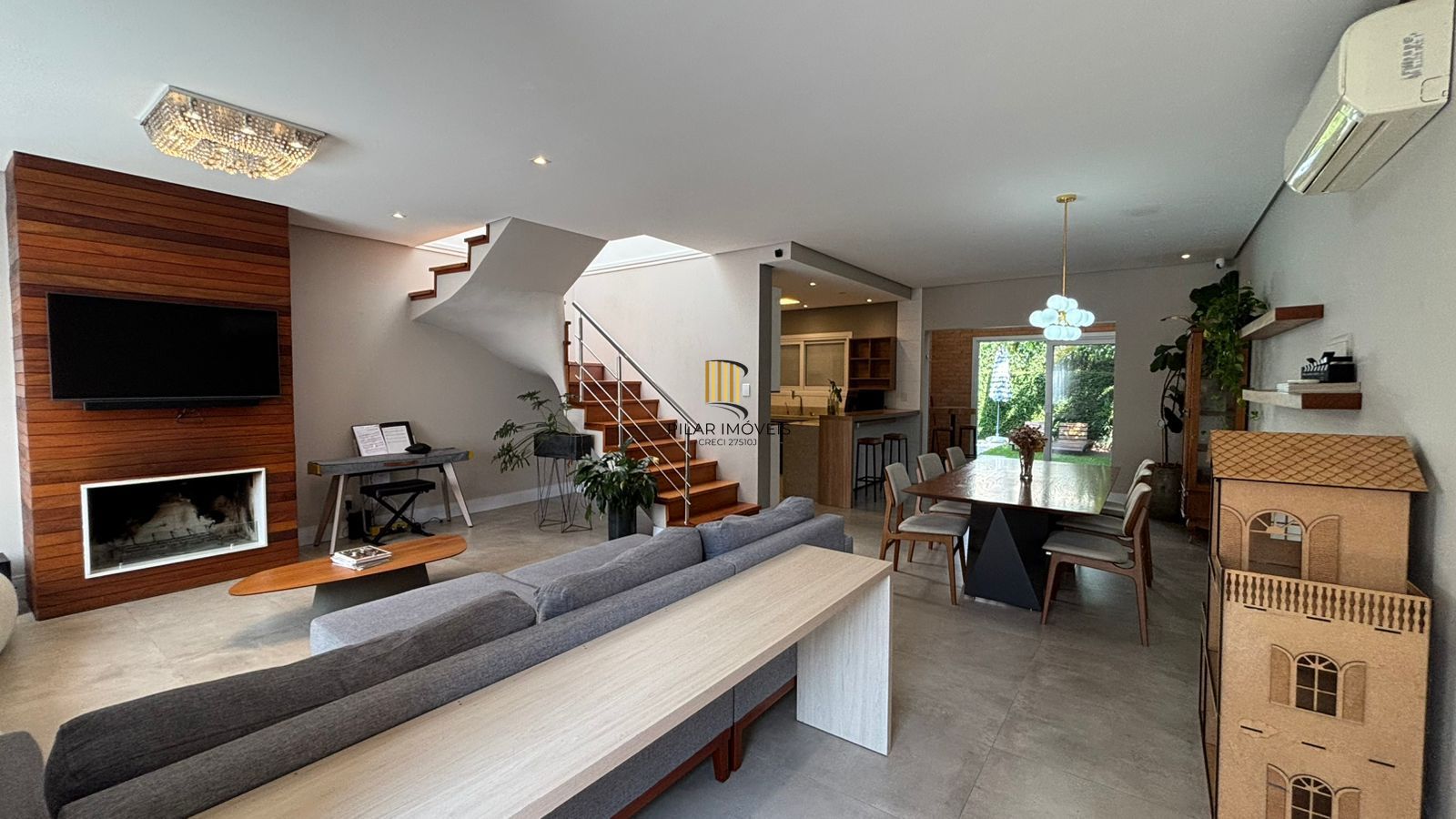 Casa 3 dormitórios no bairro Hípica