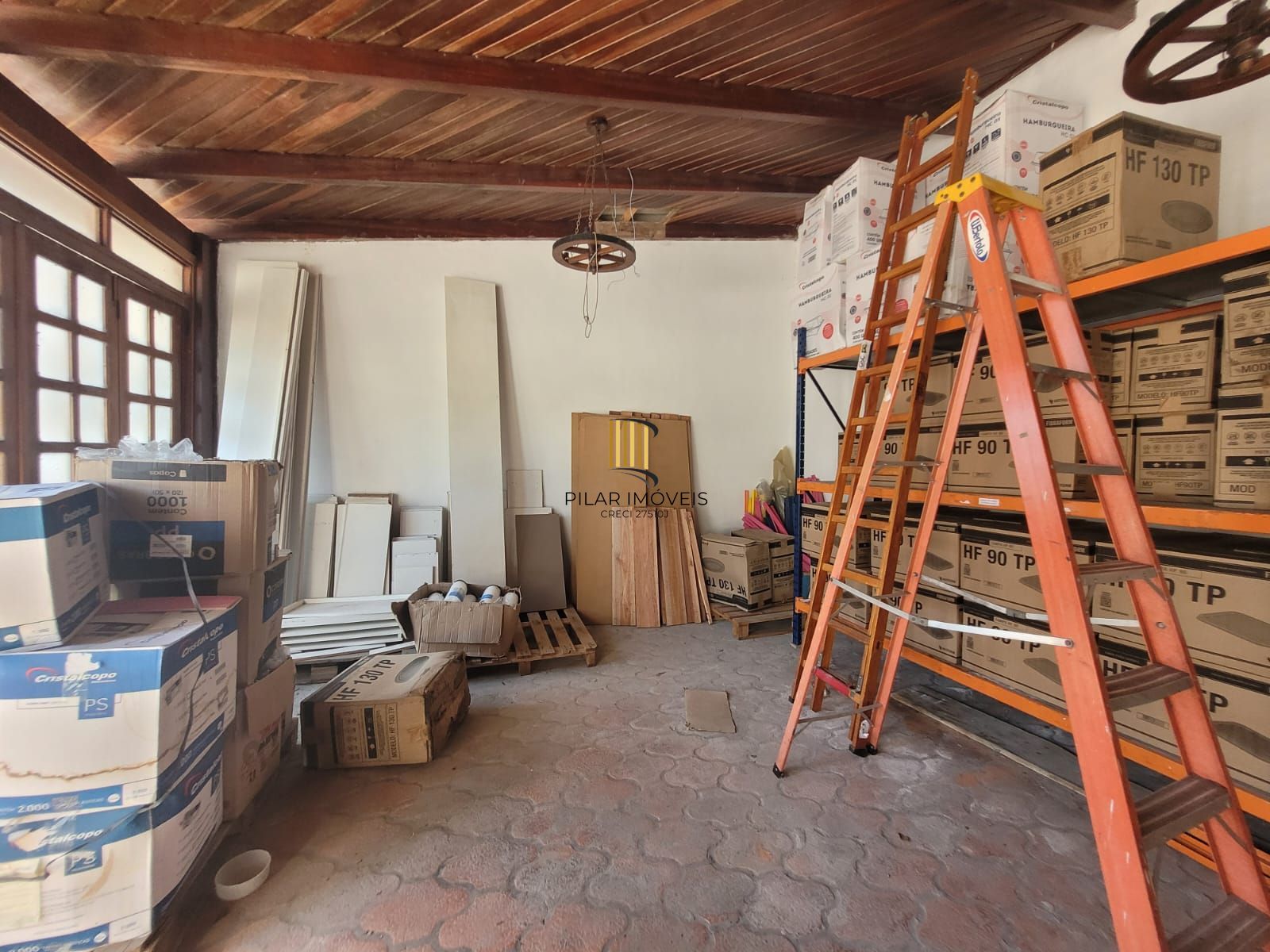 Casa 4 dormitórios no bairro Camaquã