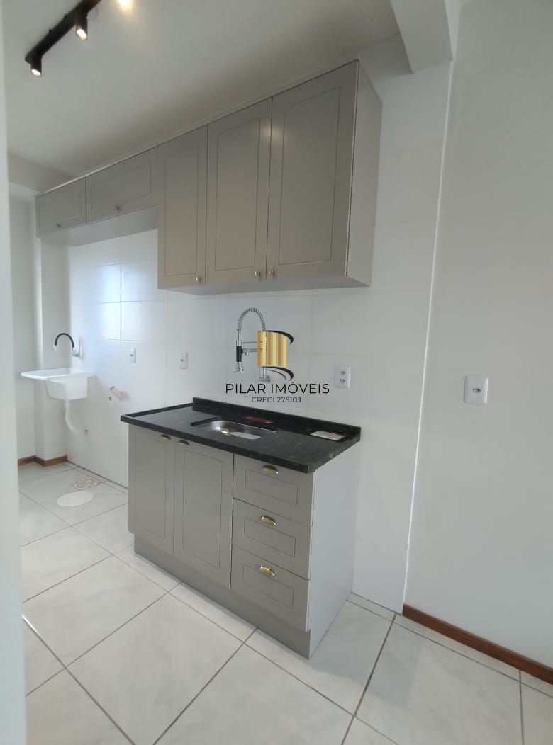 Casa 2 dormitórios no bairro Hípica