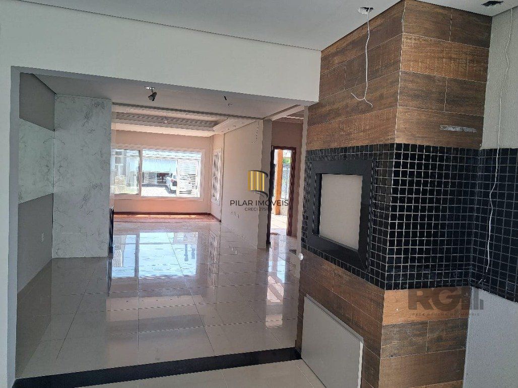 Casa 3 dormitórios no bairro Hípica