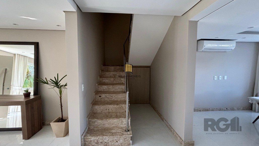 Casa Condominio 4 Dormitório(s) Bairro Hípica