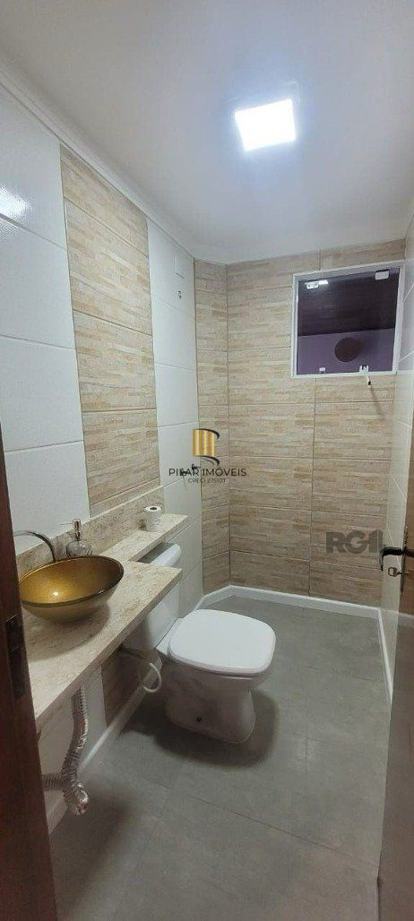 Sobrado 4 dormitórios no bairro Nossa Senhora das Graças