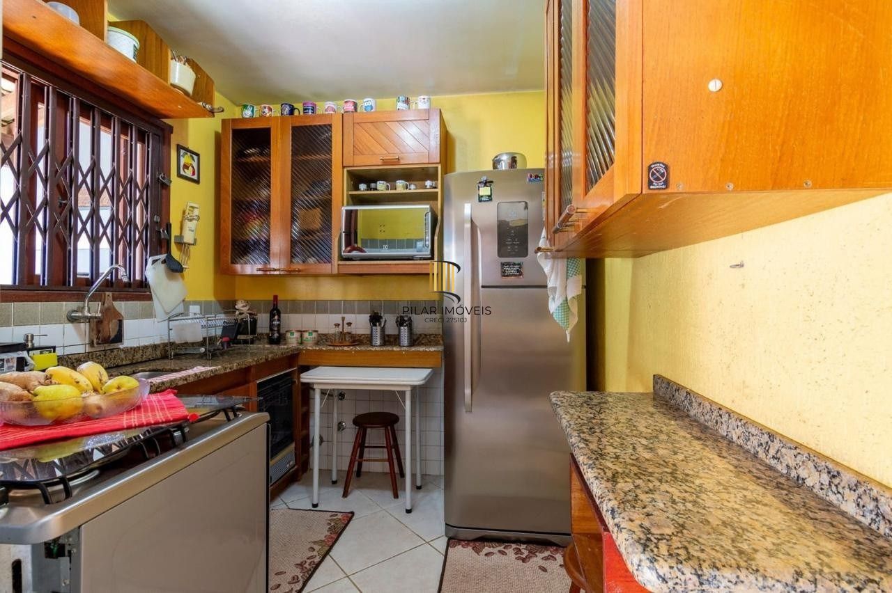 Casa 3 dormitórios no bairro Hípica
