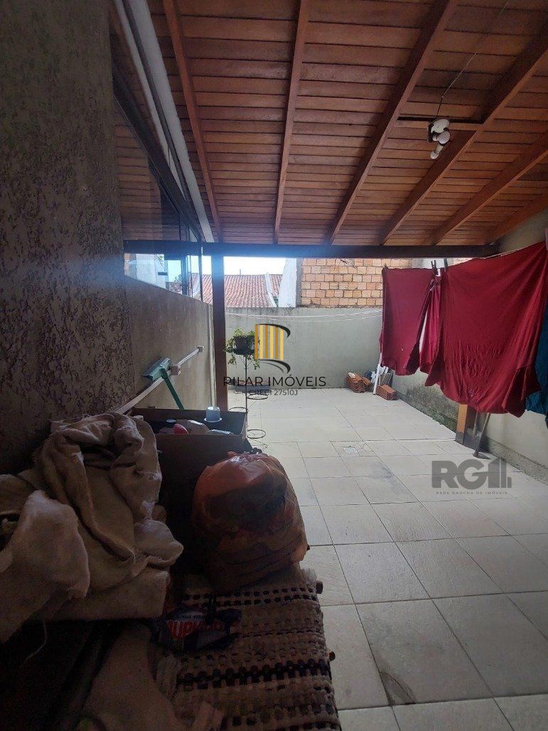 Casa 2 dormitórios no bairro Hípica