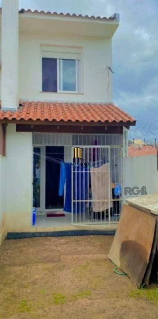 Casa 2 dormitórios no bairro Hípica
