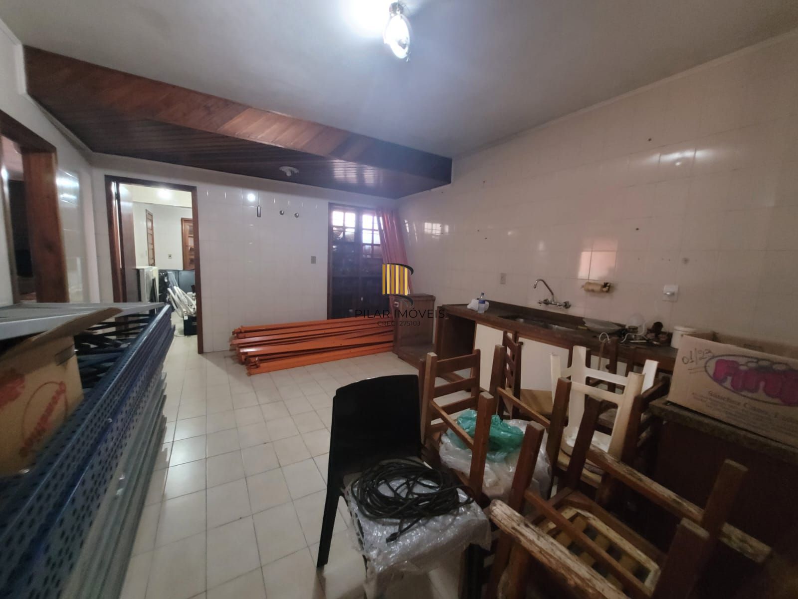 Casa 4 dormitórios no bairro Camaquã