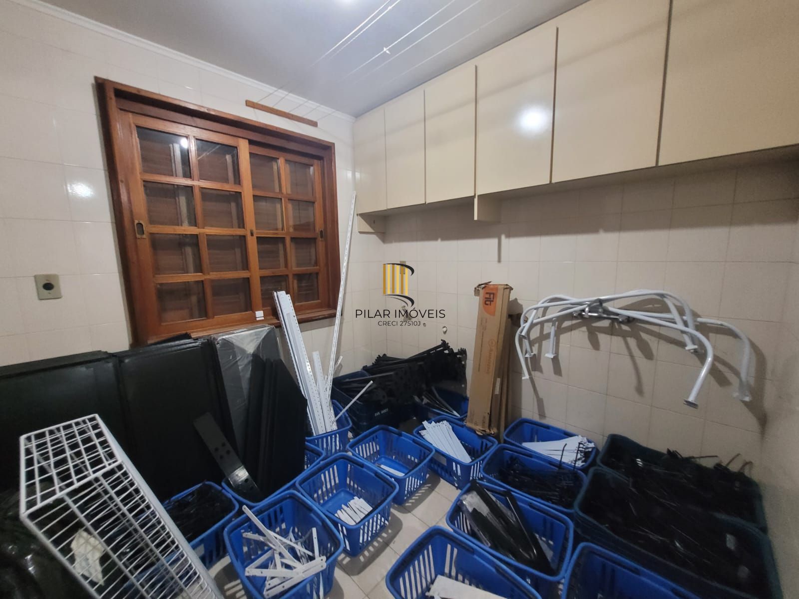 Casa 4 dormitórios no bairro Camaquã