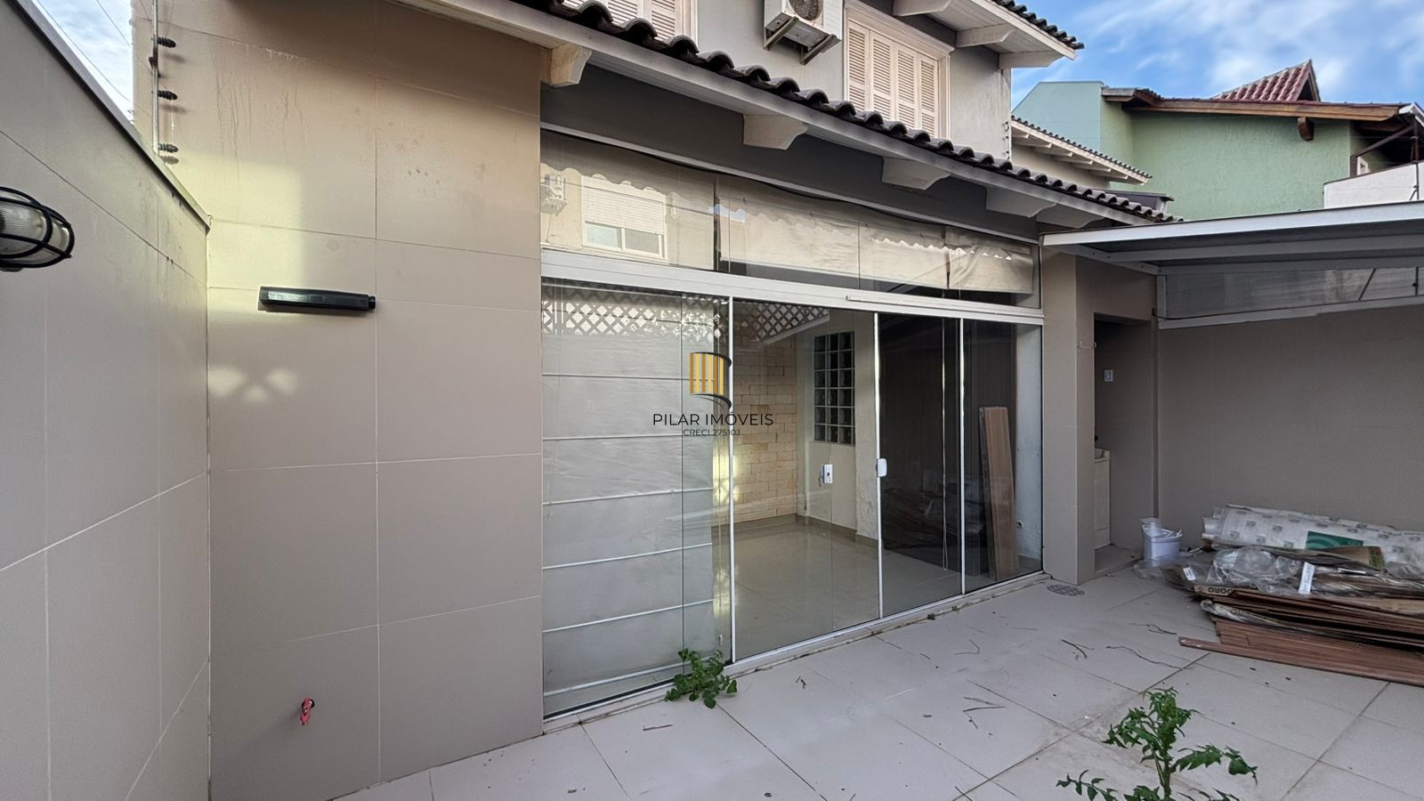 Casa 3 dormitórios no bairro Hípica