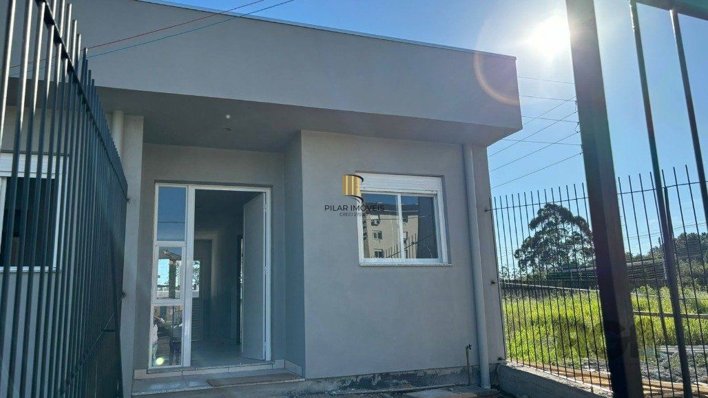 Casa 2 Dormitório(s) Bairro Restinga