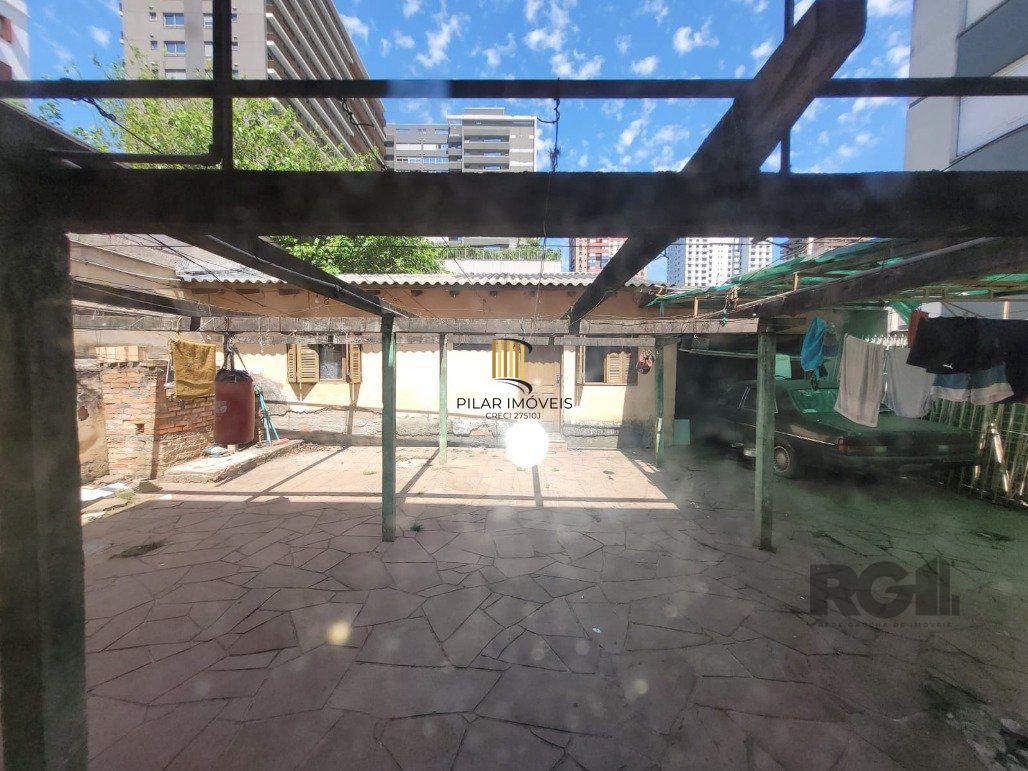 Casa 8 dormitórios no bairro Menino Deus
