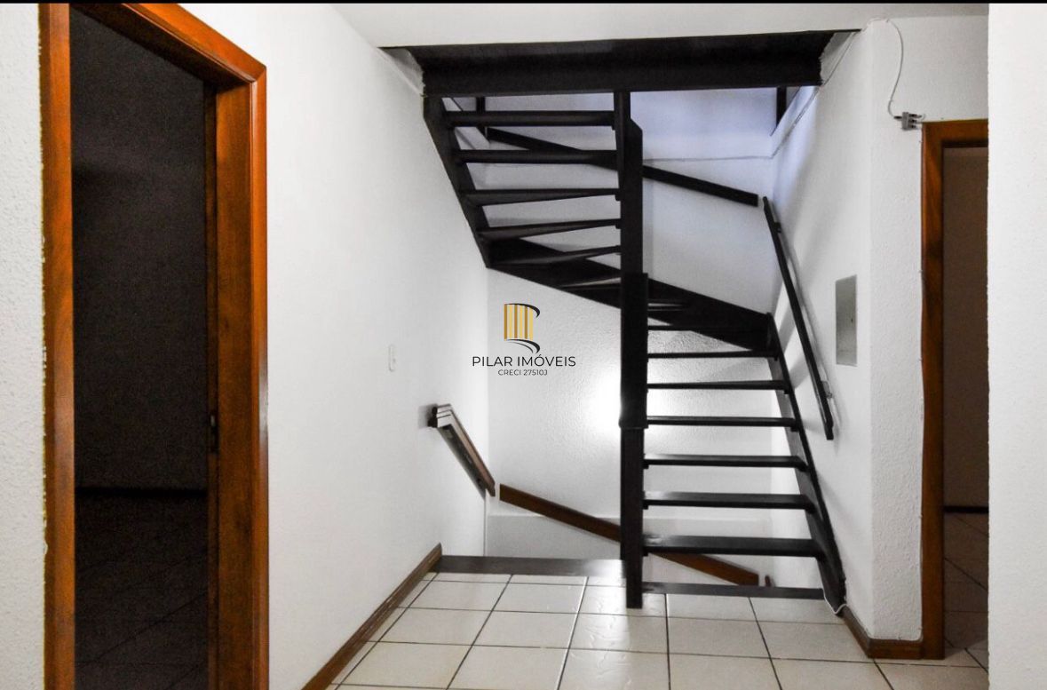 Casa 3 dormitórios no bairro Guarujá