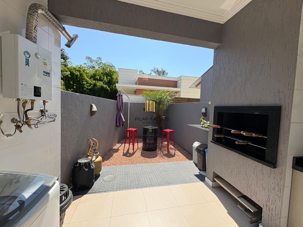 Casa 3 dormitórios no bairro Hípica