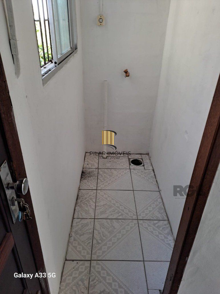 Apartamento 2 Dormitório(s) Bairro Rubem Berta