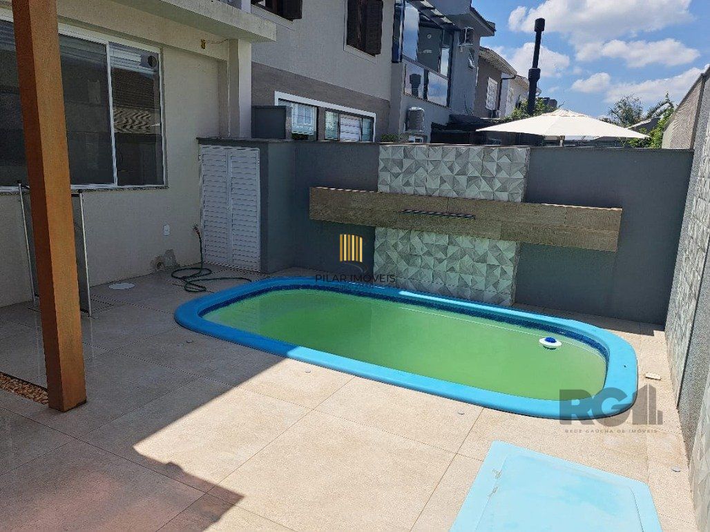 Casa 3 dormitórios no bairro Hípica