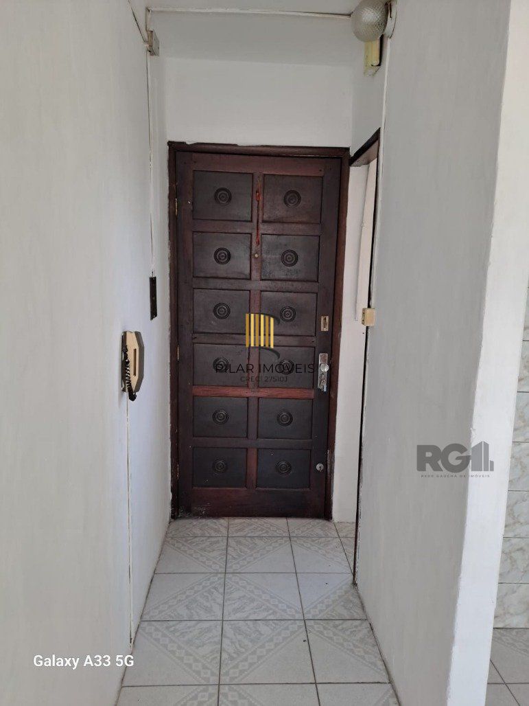 Apartamento 2 Dormitório(s) Bairro Rubem Berta