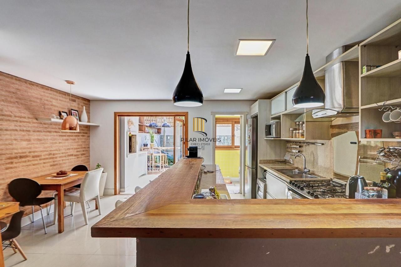 Casa de Condomínio 3 dormitórios no bairro Vila Nova