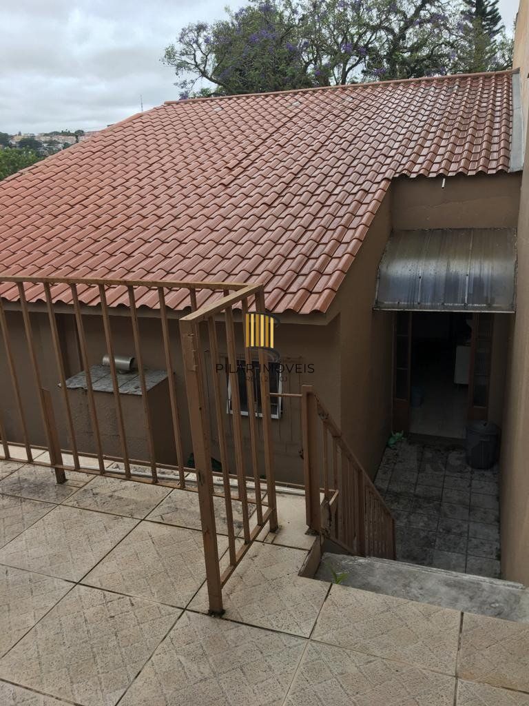 Casa 3 Dormitório(s) Bairro Nonoai