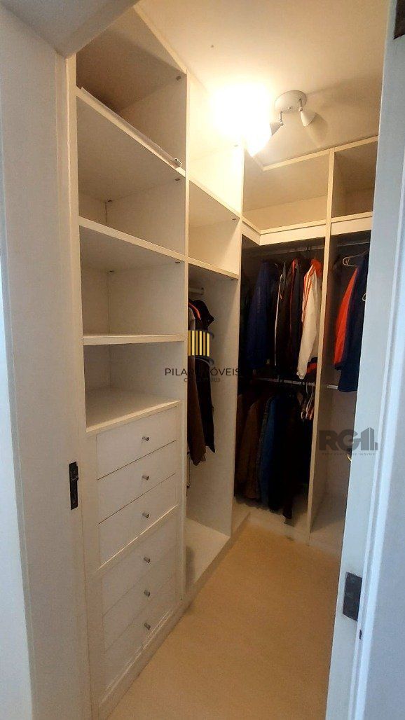 Casa 4 dormitórios no bairro Espírito Santo