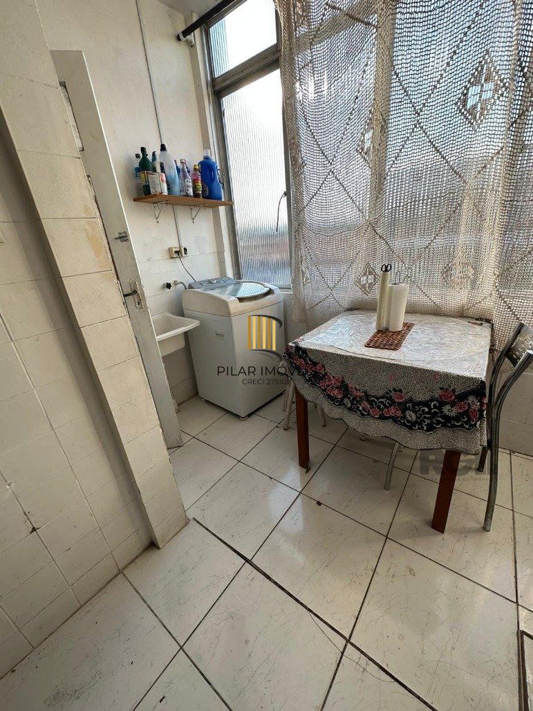 Apartamento 2 dormitórios no bairro Azenha
