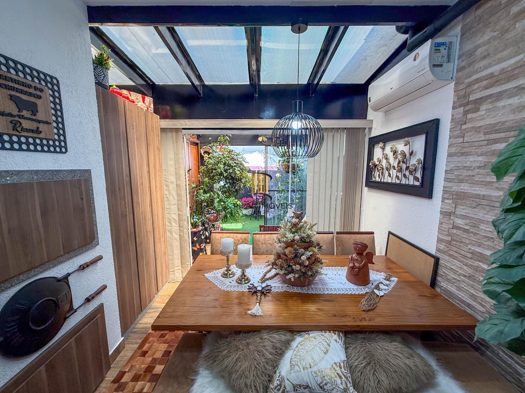 Casa de Condomínio 3 dormitórios no bairro Hípica