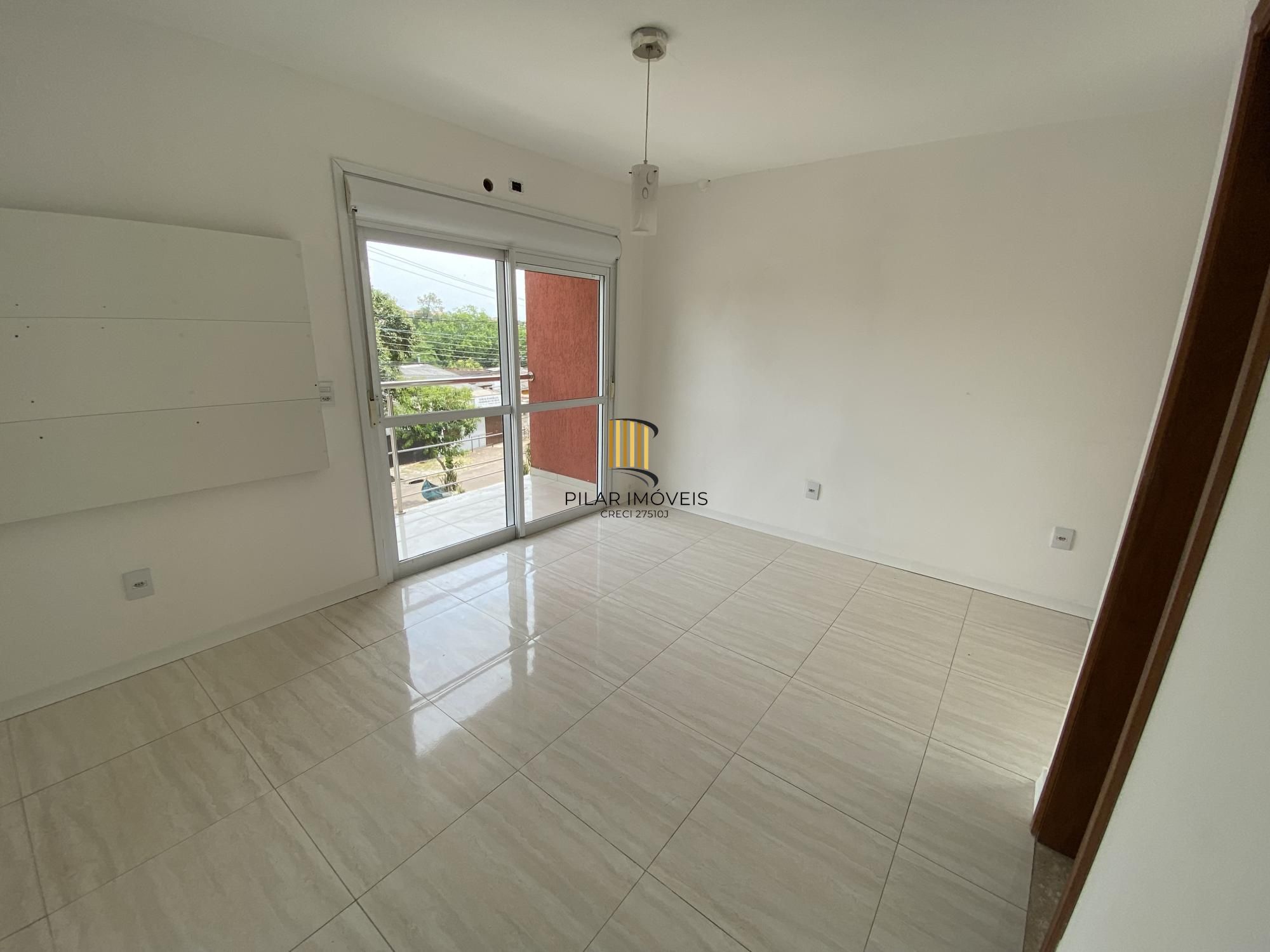 Sobrado com 2 Suítes, Sacada e Pátio com Teto Retrátil