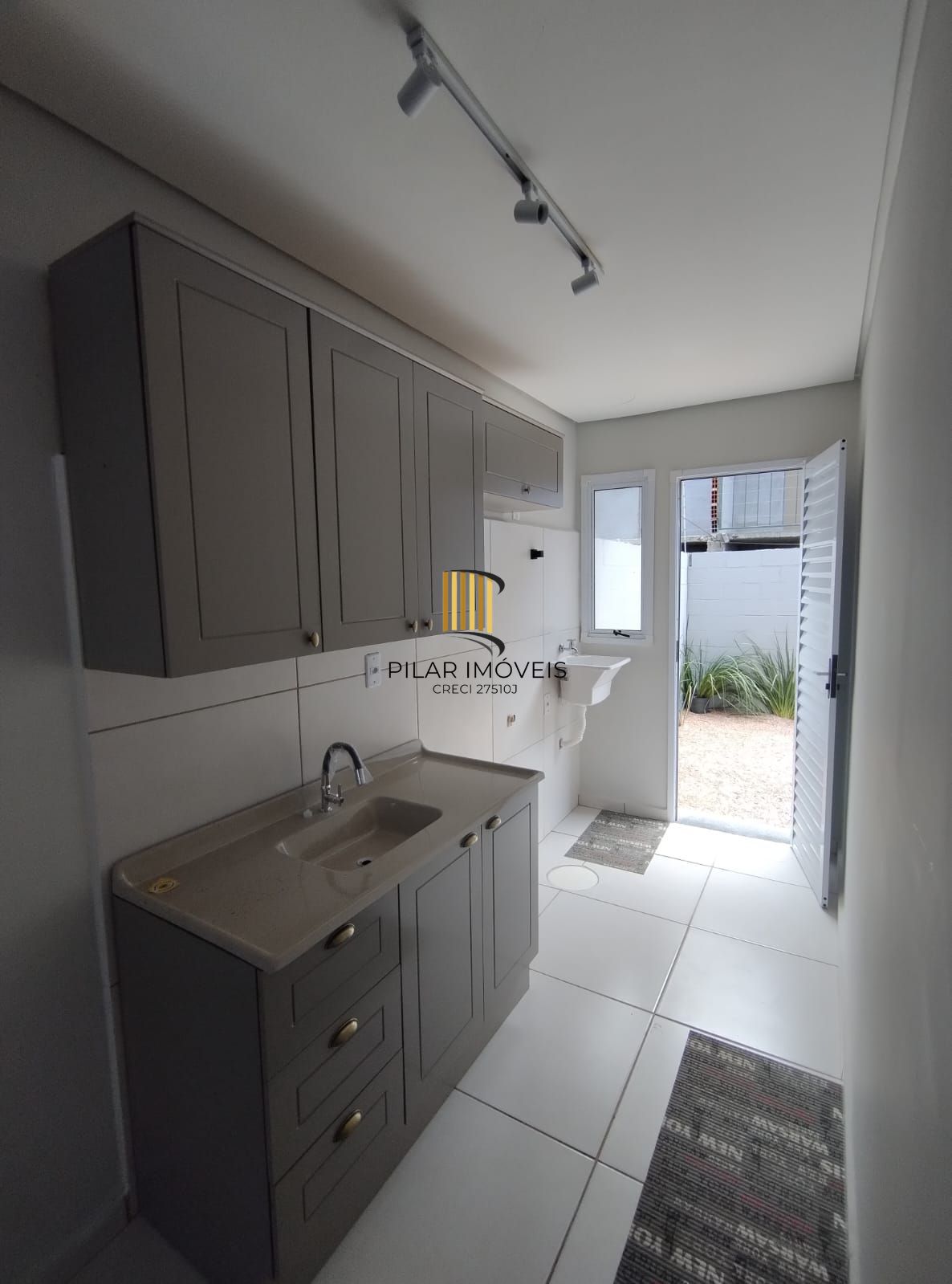 Casa 2 dormitórios no bairro Restinga