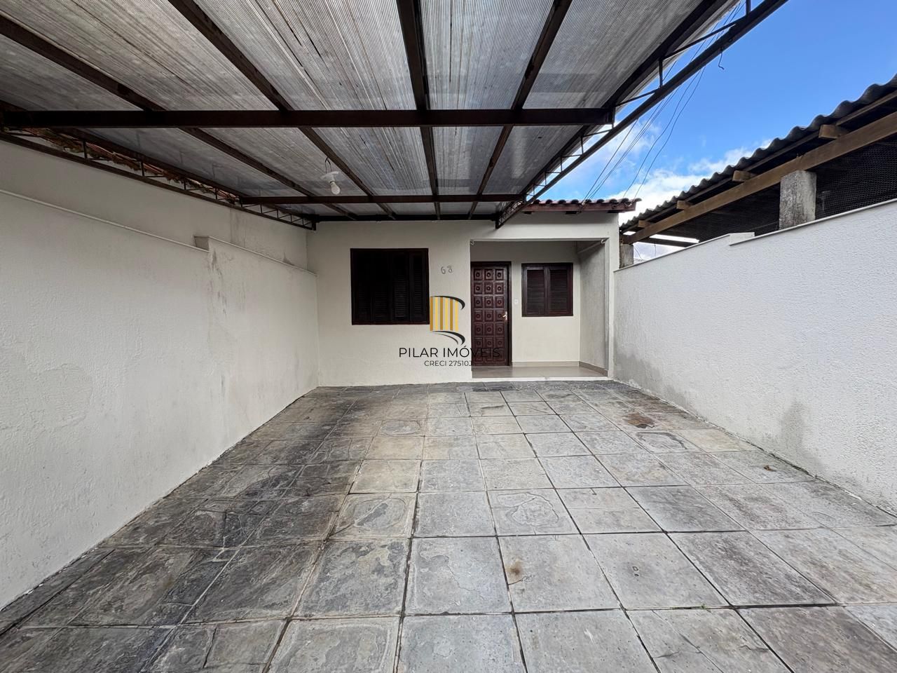 Casa 2 dormitórios no bairro Hípica
