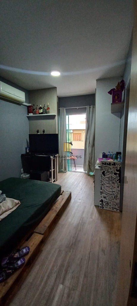 Casa 2 Dormitório(s) Bairro Guarujá