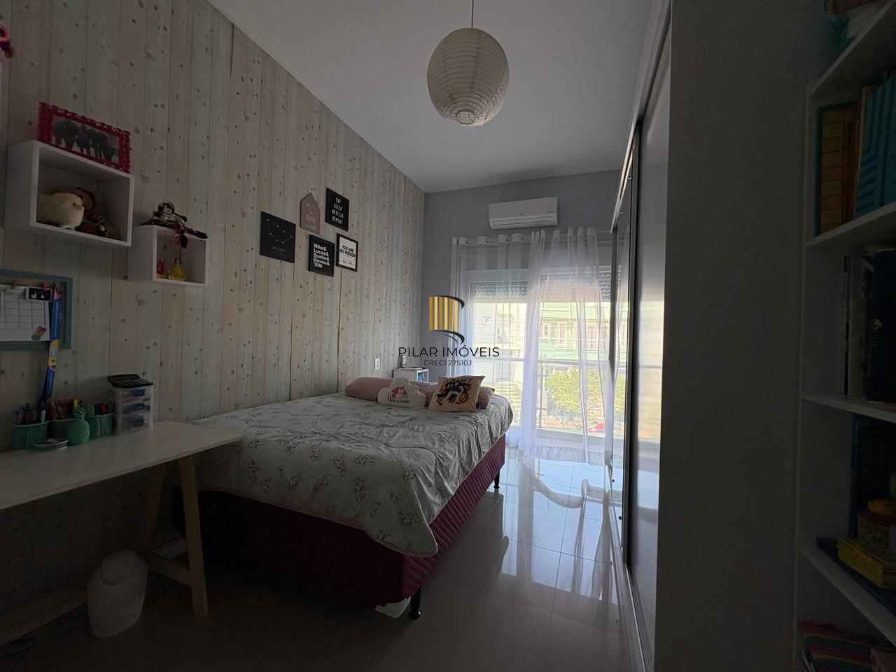 Casa 3 dormitórios no bairro Hípica