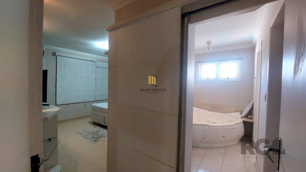 Casa 4 dormitórios no bairro Espírito Santo