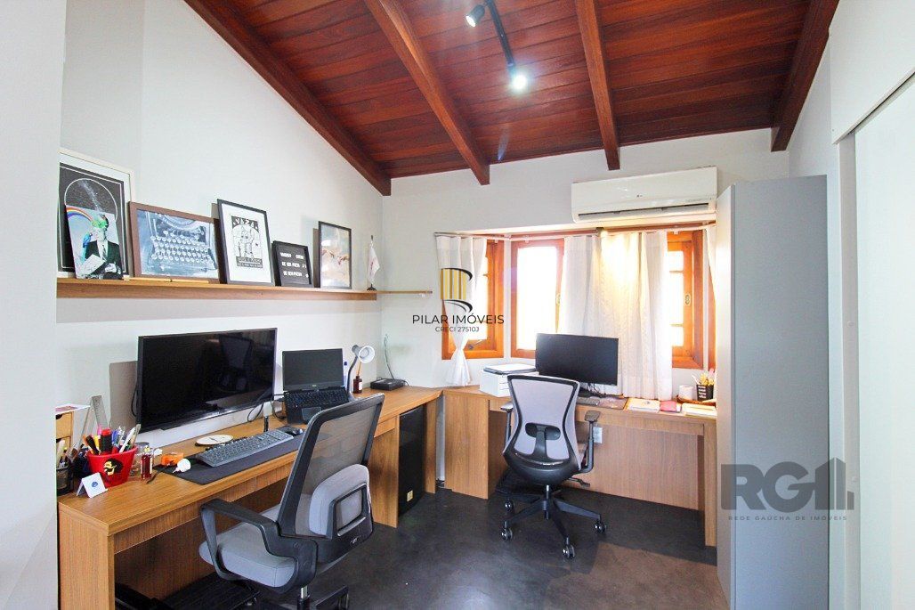 Sobrado para Venda - 218m², 4 dormitórios, sendo 3 suites, 2 vagas - Ipanema