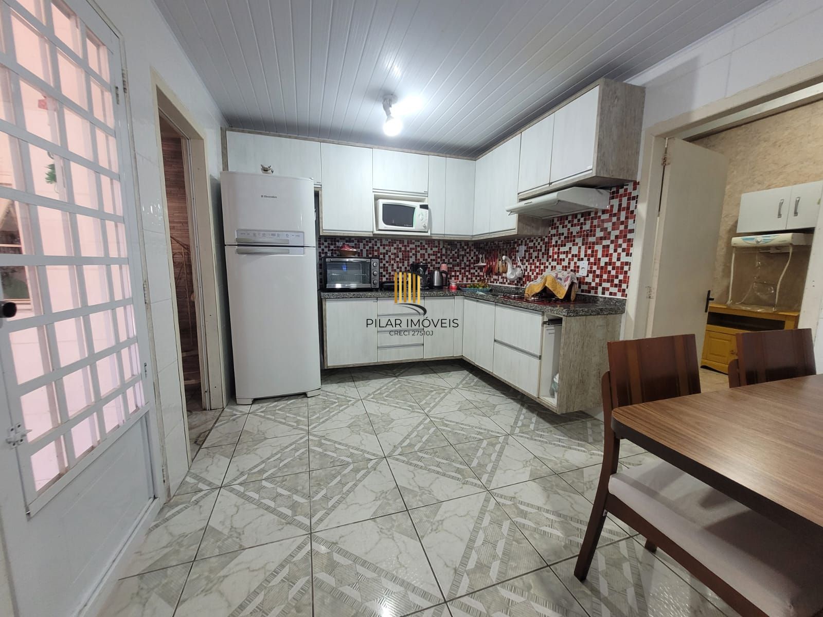 Casa 4 dormitórios no bairro Restinga