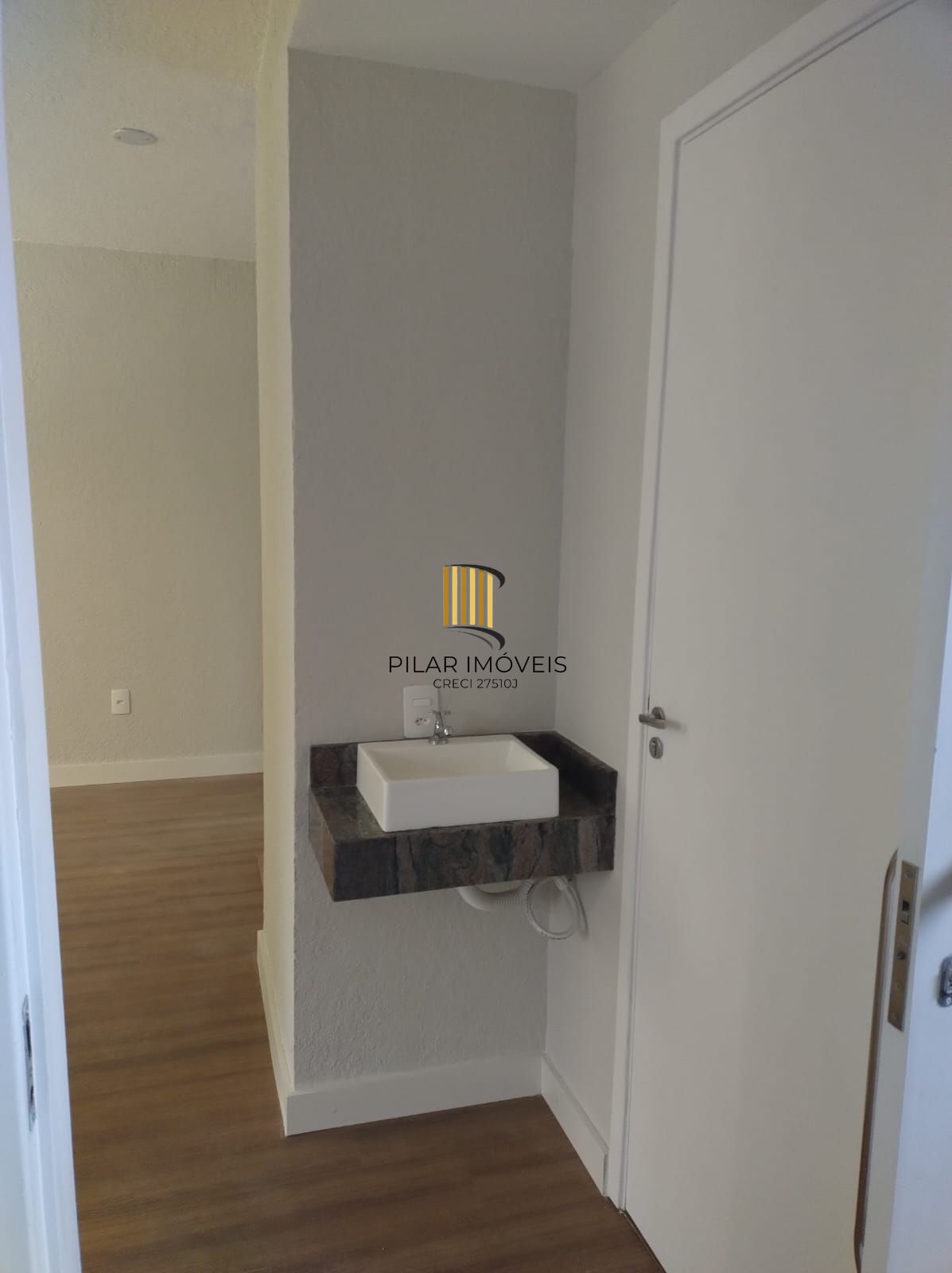 Apartamento 2 dormitórios no bairro Restinga