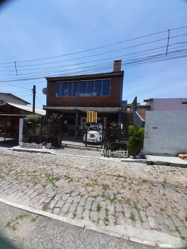 Casa 4 Dormitório(s) Bairro Restinga