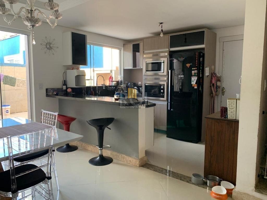 Sobrado para Venda - 300m², 3 dormitórios, sendo 2 suites, 1 vaga - Hípica  Jardins Do Prado