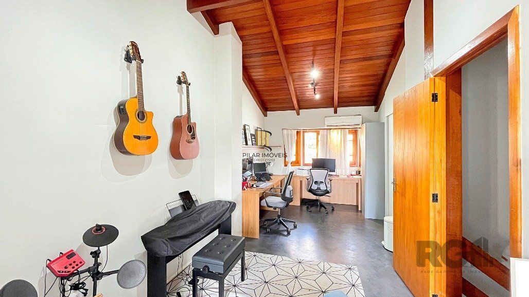 Sobrado para Venda - 218m², 4 dormitórios, sendo 3 suites, 2 vagas - Ipanema