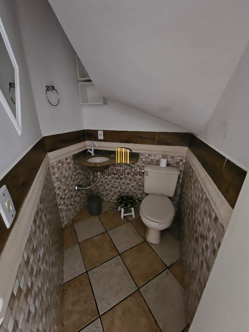 Casa 2 dormitórios no bairro Hípica