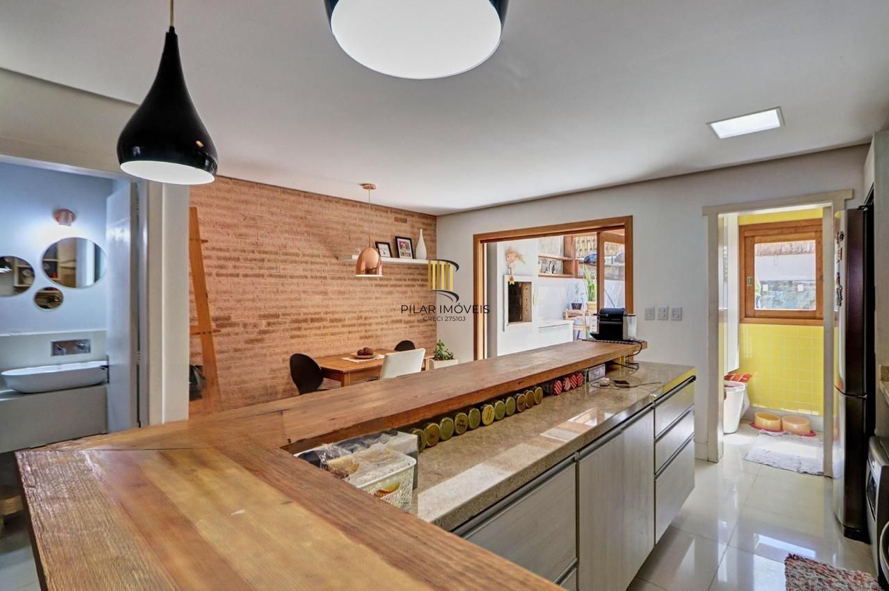 Casa de Condomínio 3 dormitórios no bairro Vila Nova