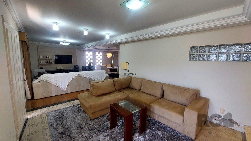 Casa 4 dormitórios no bairro Espírito Santo