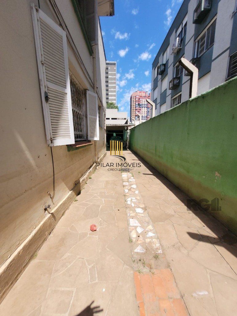 Casa 8 dormitórios no bairro Menino Deus