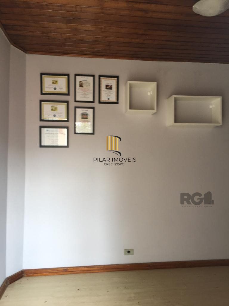 Casa 3 Dormitório(s) Bairro Nonoai